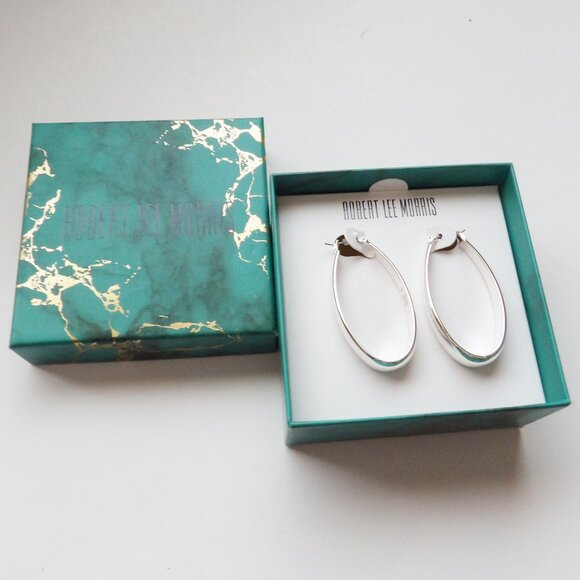 Robert Lee Morris SOHO Large Oval Silver Hoop Earrings New in Branded Gift Box - Picture 1 of 7